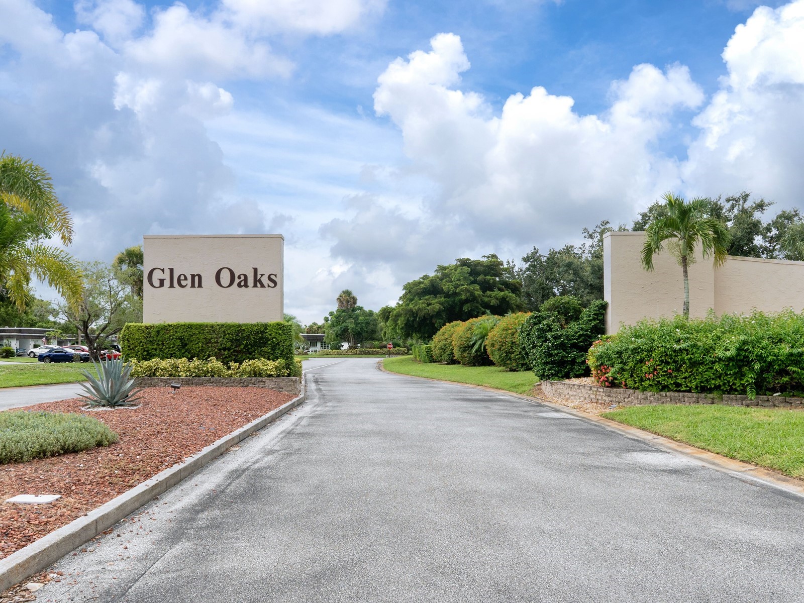 020_Glen Oaks